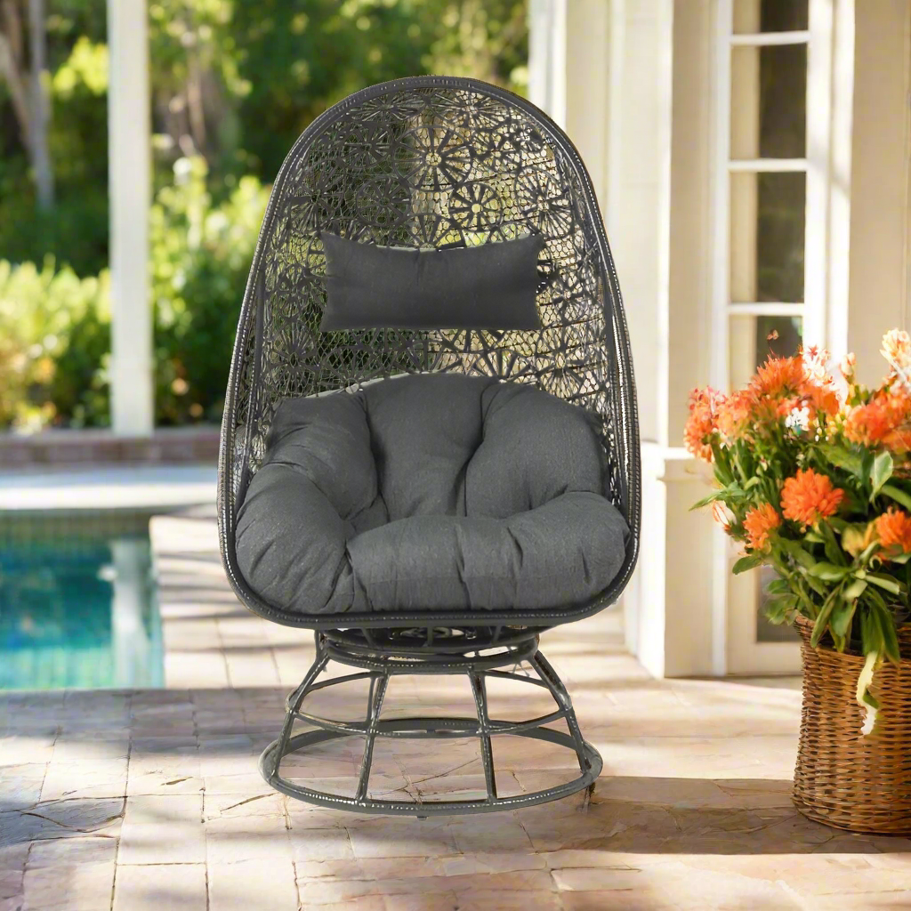 Hikre Patio Lounge Chair & Side Table