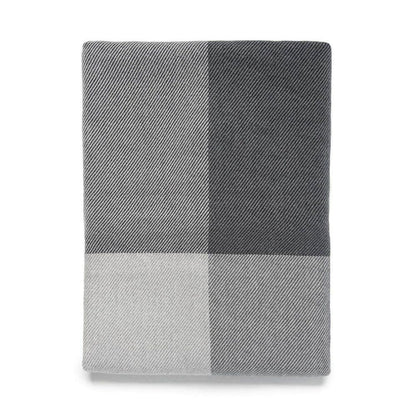 Sunbrella_HeirloomIndoorOutdoorThrowTileShadow